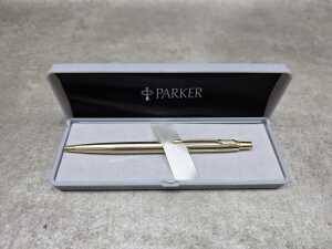 Mainly ballpoint pens, including Parker - 8