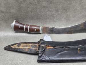 Traditional Gurkha Kukri knife with rosewood handle and leather scabbard - 2
