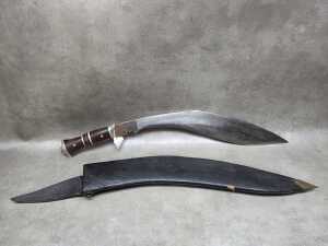 Traditional Gurkha Kukri knife with rosewood handle and leather scabbard - 4
