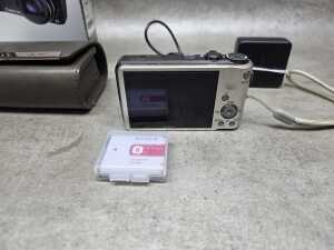Sony Cyber-shot digital camera DSC-HX7V - 3