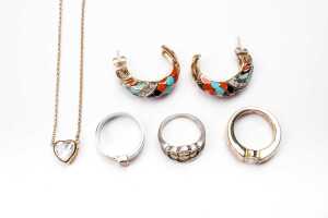 A collection of jewellery in sterling silver