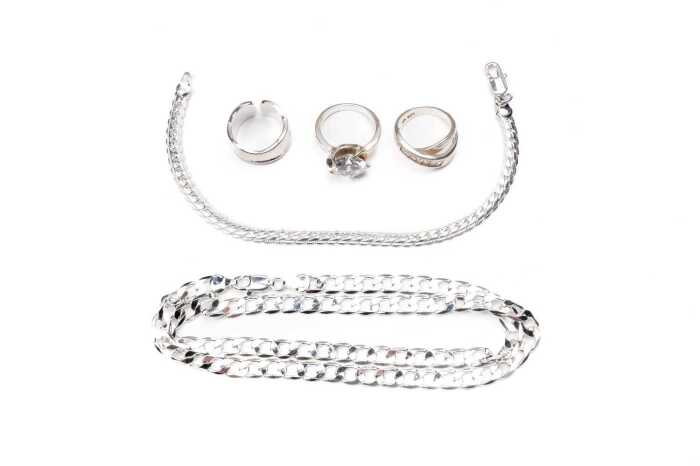 A collection of jewellery in sterling silver