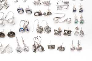 A large collection of earrings in sterling silver - 4