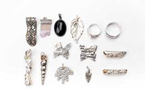 A collection of jewellery in sterling silver