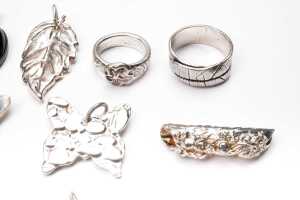 A collection of jewellery in sterling silver - 4