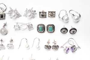 A large collection of earrings in sterling silver - 2