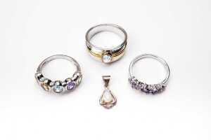 A collection of jewellery in sterling silver