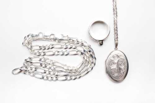 A collection of jewellery in sterling silver
