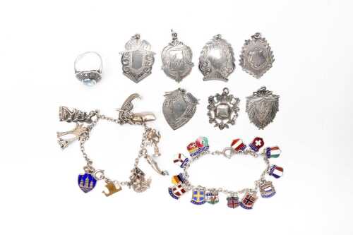 A collection of jewellery in sterling silver