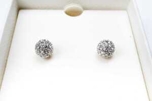 A pairs of Swarovski earrings and pendant - 4