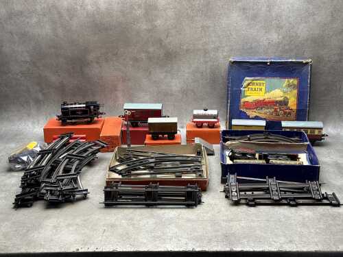 Collection of Hornby O scale clockwork model trains