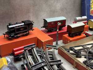 Collection of Hornby O scale clockwork model trains - 3