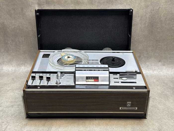 Grundig TK126 reel to reel tape recorder