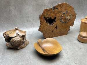 Assorted treen including mulga root clock and pen holder, etc - 2