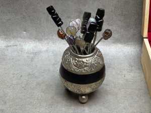 Assorted items / curios - 3