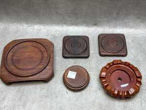 Five Chinese-style timber vase stands - 2