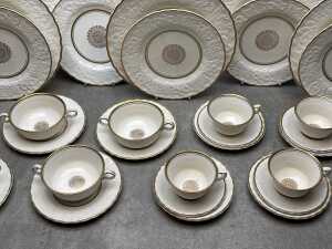 Alfred Meakin 'Gainsborough' porcelain part dinner setting - 2