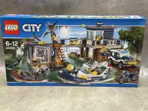 LEGO City Swap Police Station set C2015