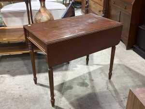 Mahogany drop-leaf side table