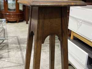Arts and Crafts oak planter stand - 3