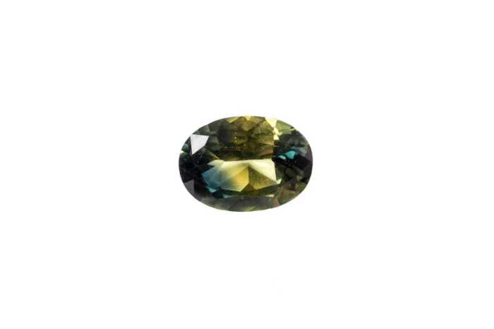 An oval Australian parti sapphire