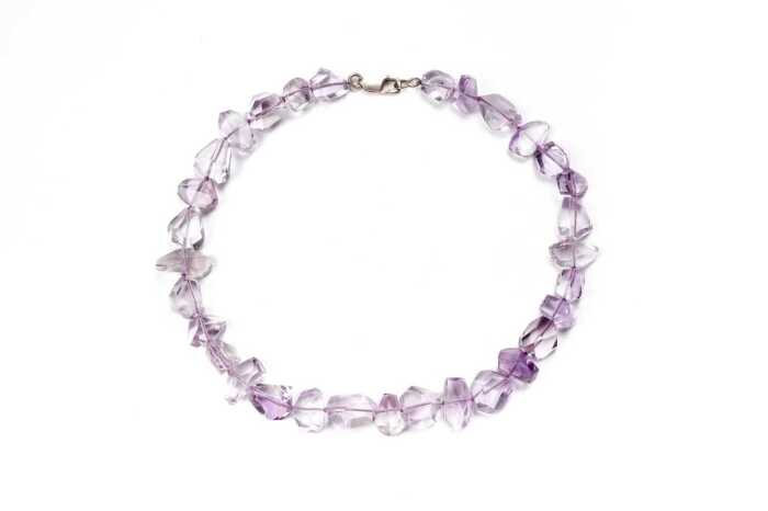 A Darylle Kelly amethyst necklace with sterling silver clasp