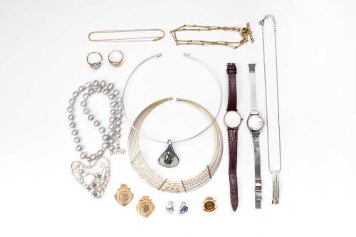 A collection of jewellery