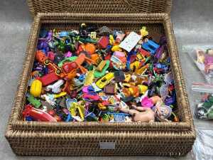 Box of assorted collectible figures, including The Seven Dwarves - 2