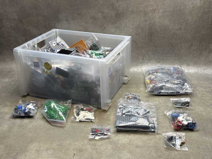 Assorted interlocking building blocks
