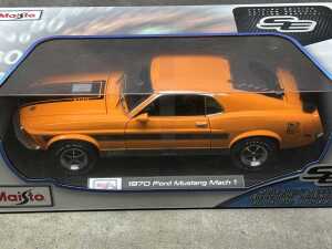 Four Maisto special edition 1:18 scale die-cast - 2