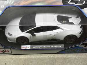 Four Maisto special edition 1:18 scale die-cast - 2