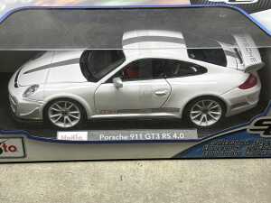 Four Maisto special edition 1:18 scale die-cast - 4