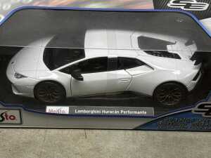 Four Maisto special edition 1:18 scale die-cast - 5