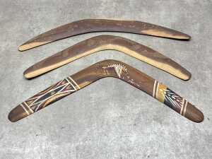Indigenous Australian decorative items, including paintings - 4