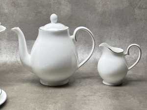 Assorted porcelain including Royal Doulton - 4