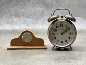 Assorted clocks including mantel clocks - 4