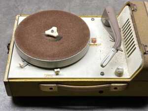 Three audio electronics, including Philips - 5