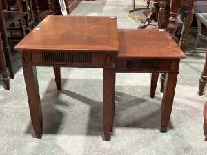Nest of two mahogany side tables