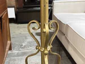 Wrought iron floor lamp with curlicue legs - 3