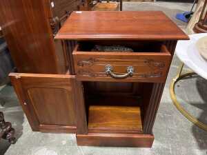 Carved bedside cupboard - 3