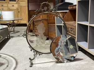 Brass fire screen, together with a matching wall mirror