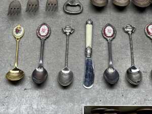 Australian pennies and assorted souvenir cutlery - 4