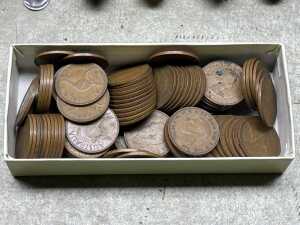 Australian pennies and assorted souvenir cutlery - 6