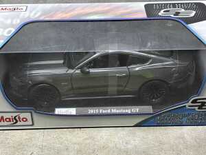 Four Maisto special edition 1:18 scale die-cast - 2