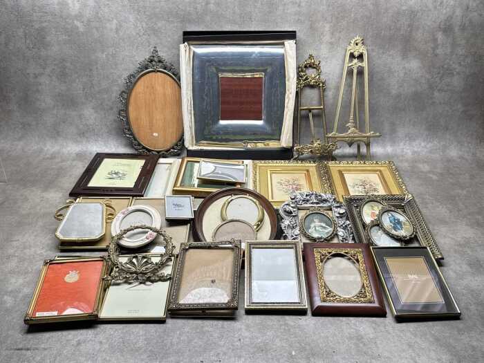 Picture frames and two cast metal miniature easels