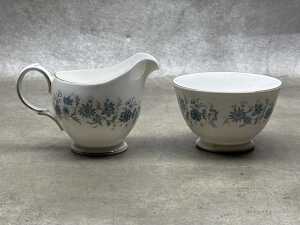 Colclough porcelain tea setting for six - 4