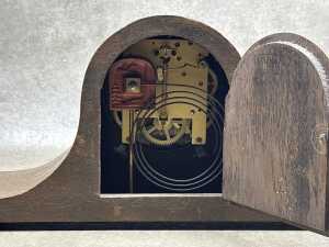 Two German oak cased mantel clocks - 5