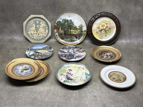 Cabinet plates, including Clarice Cliff in timber frame (A/F)