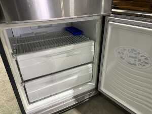 Westinghouse 420L bottom mount refrigerator - 4