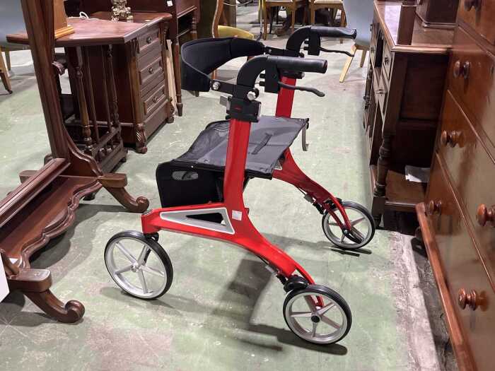 Hero four-wheel rollator walker